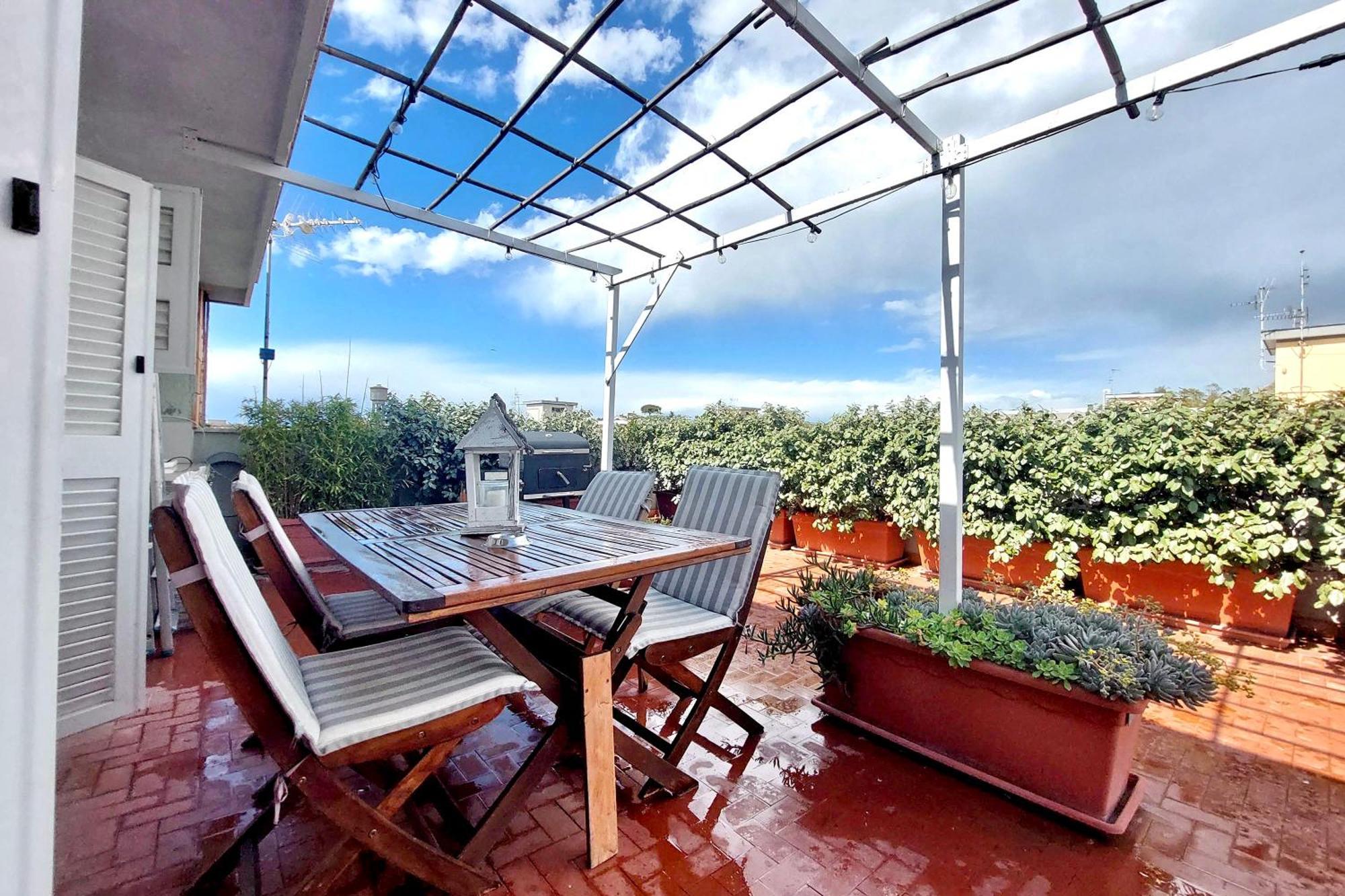 The Attic Apartment Civitavecchia Exterior photo